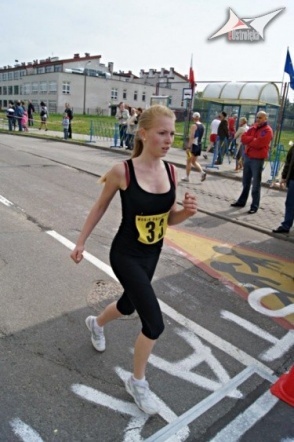 XVI Międzynarodowy Półmaraton Kurpiowski w Ostrołęce - PRZEDBIEGI (09.05.2010) - zdjęcie #41 - eOstroleka.pl